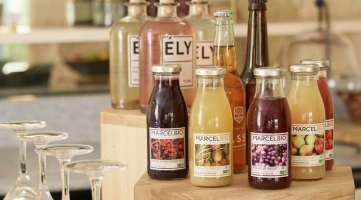 Honesty-bar-hotel-joli-mome
